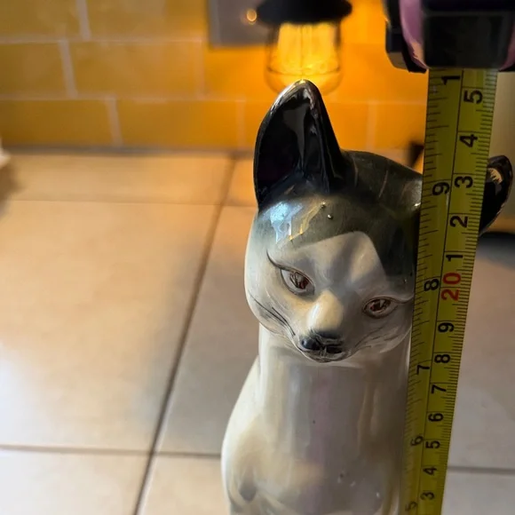 Elegant Vintage Siamese Ceramic Cat Figurines- ‘Oil Slick’ and Metallic - Picture 3 of 3